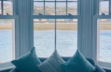 A unique and spacious river front property - Foto 39