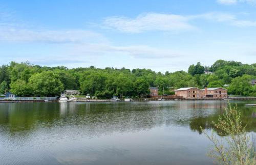 Modern Lakefront Retreat w King Bed - Foto 19