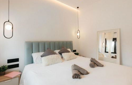 Spacious villa with private pool & garden for 4 - Photo 28