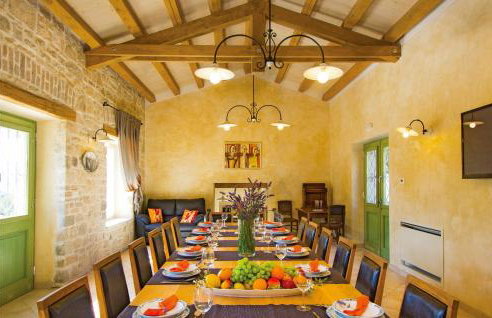 Awesome Home In Labin With Sauna - Photo 14