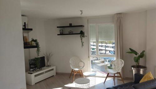 Luxury Apartment Accommodation, next to beach & train station Calella - Foto 2