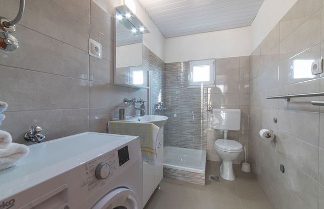 Serene Retreat Holiday Home With Pool - Foto 9