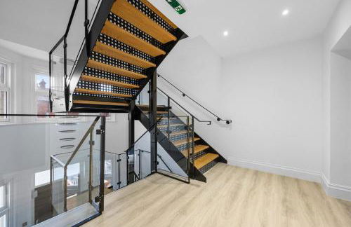 Luxury Apartment Heart of Didsbury - Photo 11