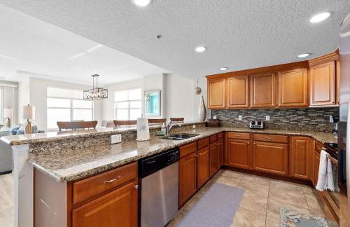 Beachfront 3BR Condo with Stunning Views Daytona - Photo 43