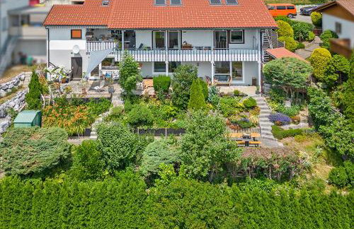 Panorama-Haus Ferienwohnung SÄNTIS - Schlafzimmer, Wohnzimmer, Küche, Bad, Sonnenterrasse mit Bergblick im Garten - Foto 1