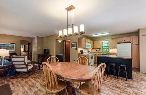 Secluded Oasis w Hot Tub, Screened-in Porch, WiFi! - Foto 10