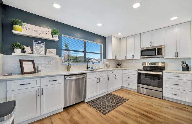 Heated Pool 3b 2b Home 10 Mins to Beach - Photo 11