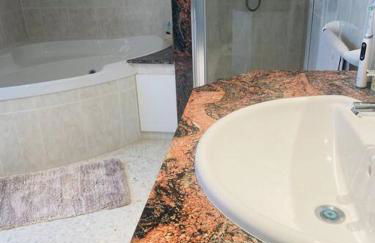 Impresionante Villa con piscina climatizada - OLIVA NOVA - Photo 16