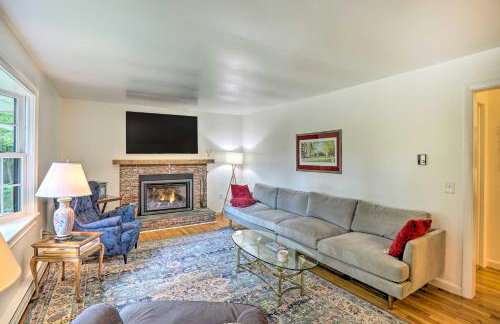 Stockbridge Home Walk to Town Beach! - Foto 4