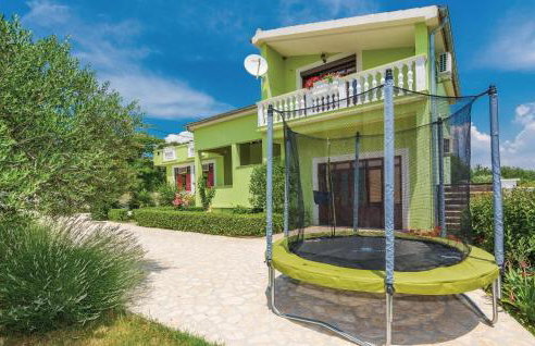 Six-Bedroom Holiday Home In Sv Filip I Jakov - Foto 16
