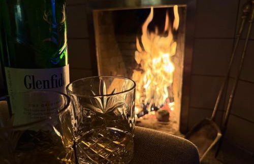 Ardeonaig Lodge with Hot Tub & Water Fronted Games room - Foto 39