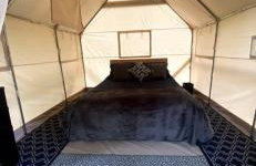 Rustic Safari Tent on a Wonderful Farm Surrounded by Nature for an Amazing Glamping Experience in Otego, New York - Foto 5