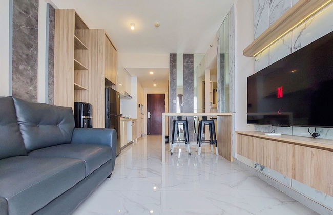Spacious And Homey 2Br At Sky House Bsd Apartment - Photo 18