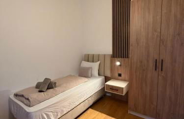 Jomi Stays - Kudamm - Foto 56