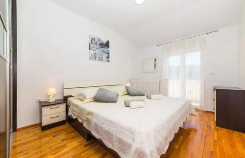 Idyllic Holiday Home With Private Pool, Sun Deck, and Organic Garden - Foto 39