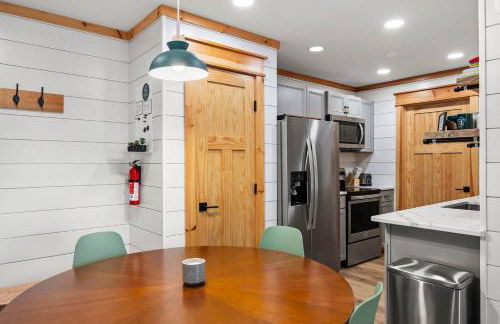 Renovated Ski In Out Condo King Bed Patio Grill - Foto 6