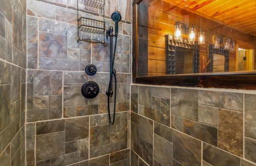 Log Cabin, Lake, Hot Tub, Near Wineries & Hiking - Foto 17