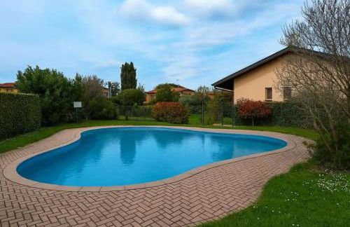Casa Bacher Pool&GardenPrivate&2,5kilometri to Peschiera del Garda center - Foto 1