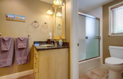 Bayside Gem - Beachfront - Vibrant - Ocean Breeze - Foto 14