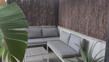 Near beaches large private patio, aircon & community pool - Foto 5