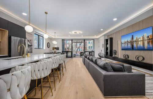 Ultra Modern Luxury - New Construction 4 Bedrooms - Photo 2