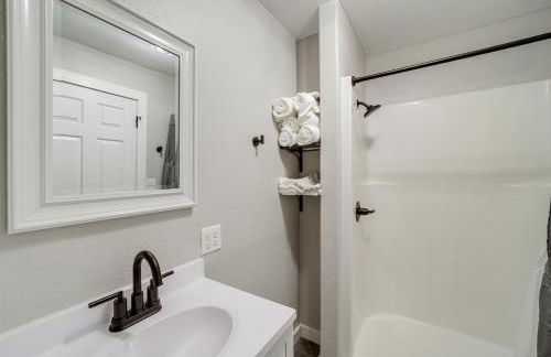 Waterfront Grove Retreat with Dock Cedar Ridge - Foto 14