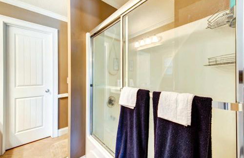 Lakefront Sparta Retreat with Dock and Game Room - Foto 20