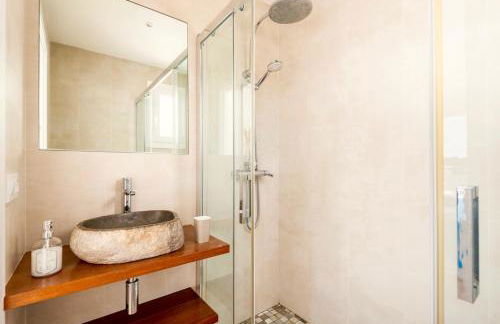 Seafront Villa Bellavista with heated pool by DadoVillas - Foto 20