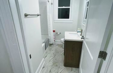 Renovated 1 Bedroom in Forest Hills - A - Foto 5