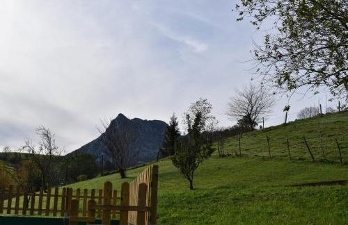 LA CASA AZUL, un oasis de calma, vistas impresionantes con PISCINA, SALTADOR, BARBACOA y acceso al río Asón - Foto 12