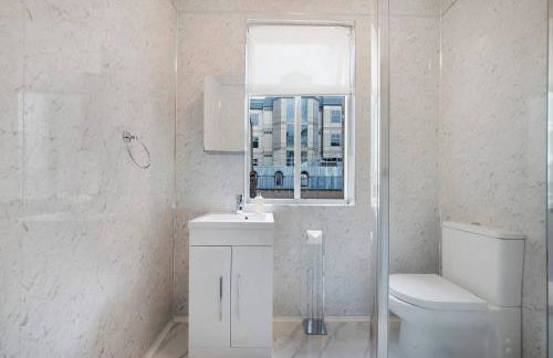 2 Bed Piccadilly Apartment 3 - Photo 16