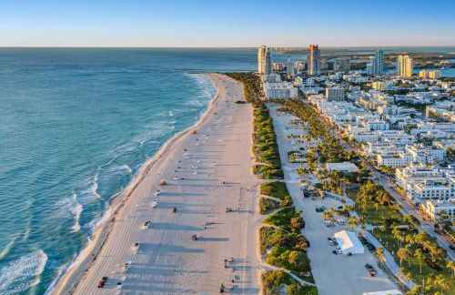 Crown Jewel of Ocean Drive- 2 story Penthouse, 4 Bedrooms & Private rooftop spa - Foto 18