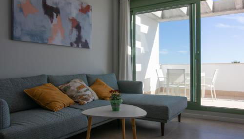 Precioso apartamento frente a la playa con piscina - Foto 2