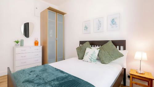 Bright, Spacious 2-bed, 5 mins from Tube, Sleeps 4 - Pass the Keys - Foto 2, Other