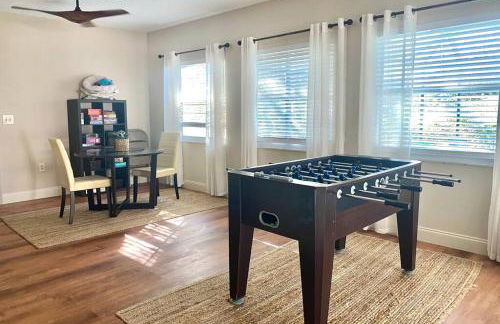 Heated Saltwater Pool Home Minutes to Beach - Foto 3