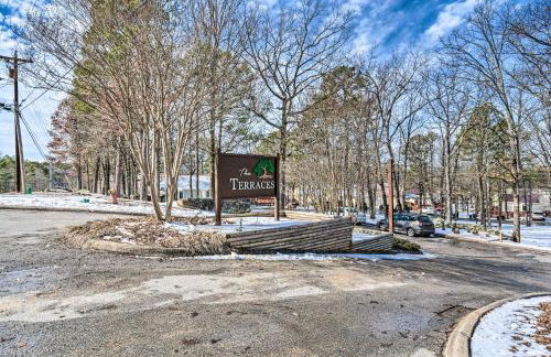 Single-Story Fairfield Bay Condo with Deck! - Foto 3