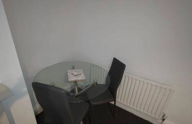 Brighouse 2 bedhouse central contractors welcome - Foto 29