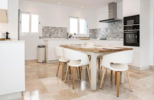 PA18- Stunning flat gym indoor and outdoor pool - Photo 16