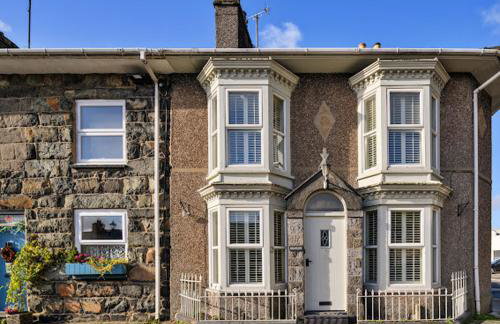 Awelon Holiday Cottage sleeps 10, Hot Tub, Log Burner, North Wales, Porthmadog - Foto 2