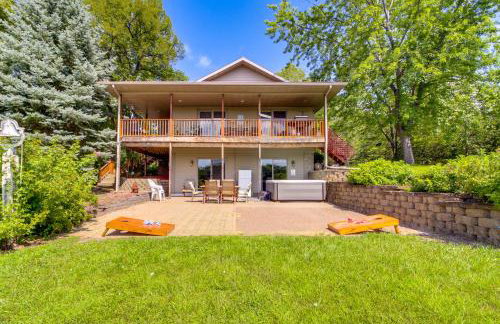 Private Lakefront Cabin with Hot Tub, Deck and Views - Foto 32