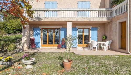 LB Vacation Rentals I Quiet Large 3-Bedroom Apartment with Terrace, Garden & Incredible Mountain View - Foto 5, Garden, Garden view