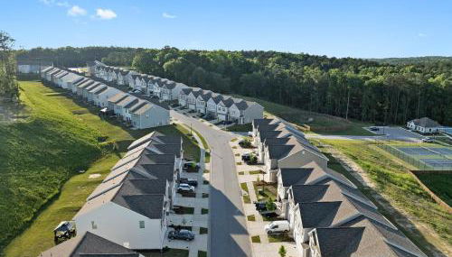 Beautiful New Townhome 25 mins from Metro Atlanta - Foto 2