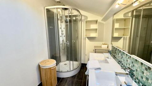 Le refuge, Wifi, Parking privé, Proche Limoges, terrasse, jardin - Foto 5, towels, Shower