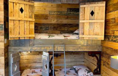 Willow Court Farm-Studio North & Petting Farm, 8 mins from Legoland & Windsor, 15 mins from Lapland UK - Photo 4