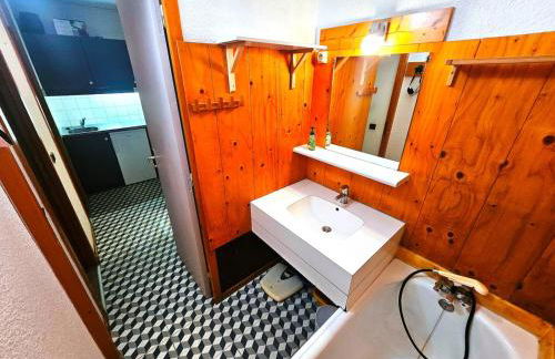 Studio-cabine au pied des pistes avec terrasse de plain-pied - Photo 4