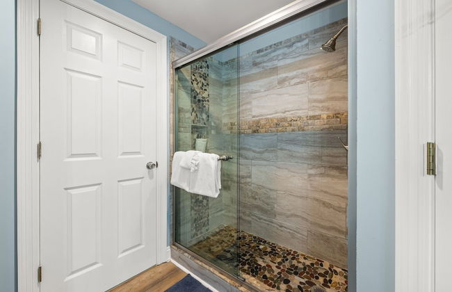 Beautiful Condo with Spacious Balcony to Enjoy Fascinating Ocean View - Unit 1002 by RedAwning - Foto 20