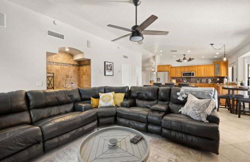 Champions Oasis Home - Near the Stadui2007m withPool & Grill - Photo 10