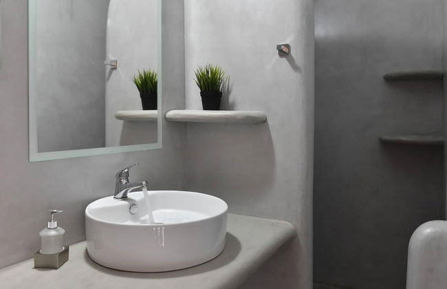 The Local House in Paros - Photo 5