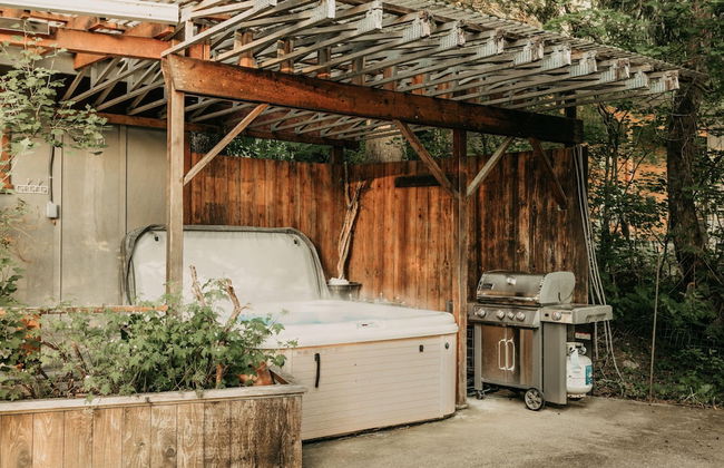 70MBR- Hot Tub - BBQ - Wi-Fi - Pets Ok - Sleeps 8 - Foto 51