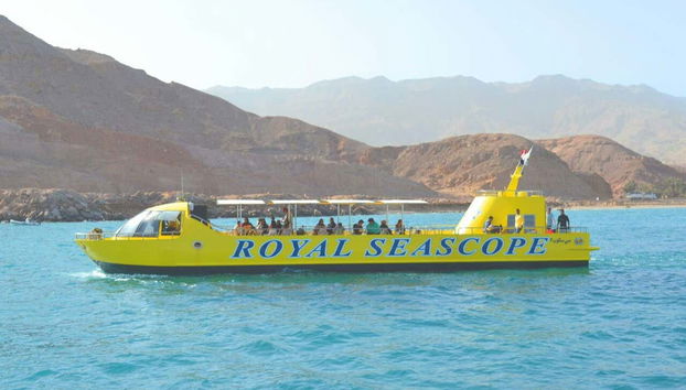 Navegando por las costas de Ain Sujna